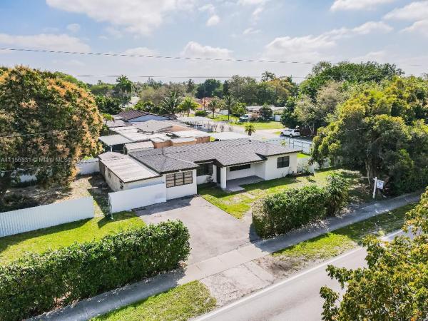 Brandon Park, 595 NW 153rd St, Golden Glades, Florida 33169, image 2