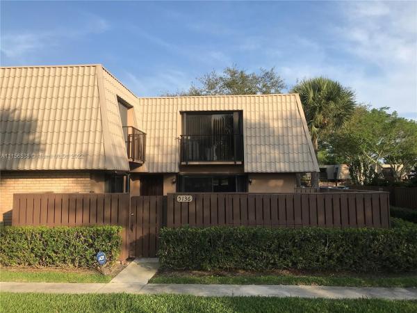 Village Of Sandalwood Lakes South, 5136 51st Way, West Palm Beach, Florida 33409, image 2