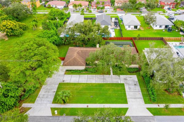 Eureka Gardens, 14950 SW 179th St, Richmond West, Florida 33187, image 2