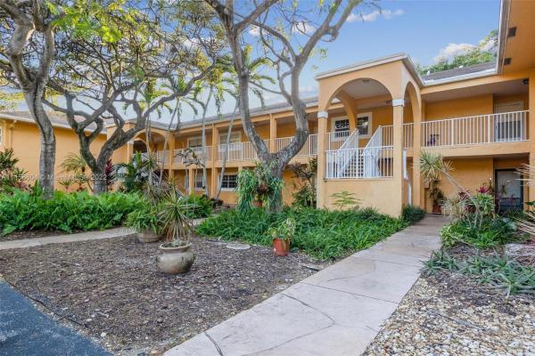 Chateau De Ville, 401 SE 10th St #107B, Dania Beach, Florida 33004, image 1