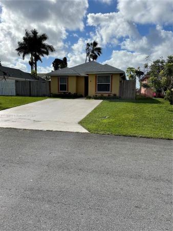 Villas Of Palm Bay, 819 SW 10th St, Florida City, Florida 33034, image 2