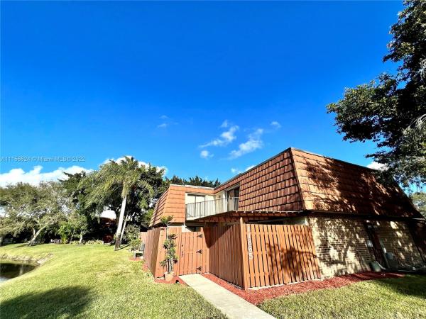 Village At Lake Pine, 11865 SW 13th Ct, Davie, Florida 33325, image 2