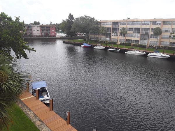 Watergate, 2751 Taft St #311, Hollywood, Florida 33020, image 2