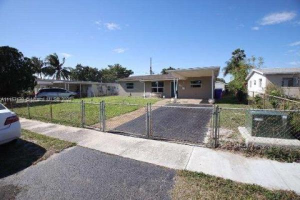 Miller Estates, 910 N 73rd Way, Hollywood, Florida 33024, image 2