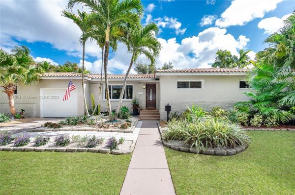 Country Club Estates, 249 Duval Dr, Miami Springs, Florida 33166, image 2