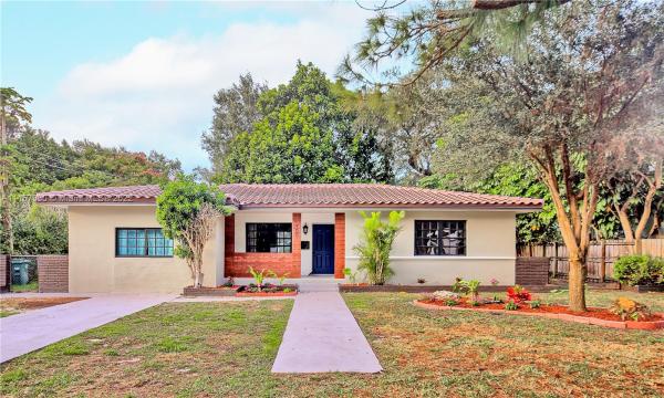 Biscayne Lawn, 1001 NE 118th St, Biscayne Park, Florida 33161, image 2