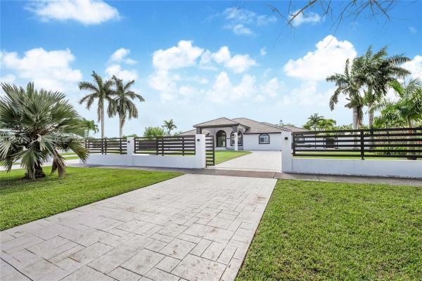 Tamiami No HOA, 12950 NW 6th St, Tamiami, Florida 33182, image 1