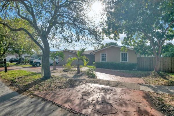 Calusa Club Estates, 10254 SW 128th Ct, The Crossings, Florida 33186, image 2
