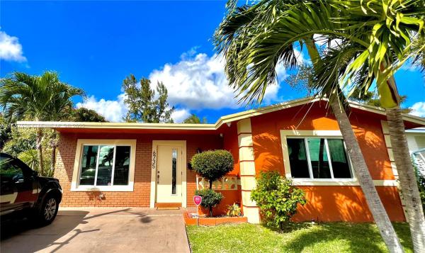 Mainlands Of Tamarac Lakes, 6735 NW 62nd St, Tamarac, Florida 33321, image 1