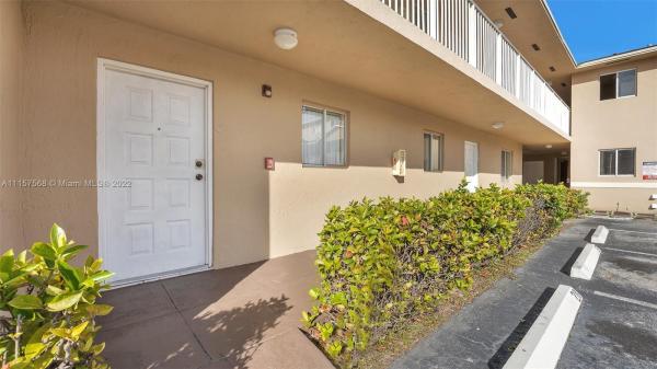 Villa Veranda, Hialeah, Florida 33018, image 1