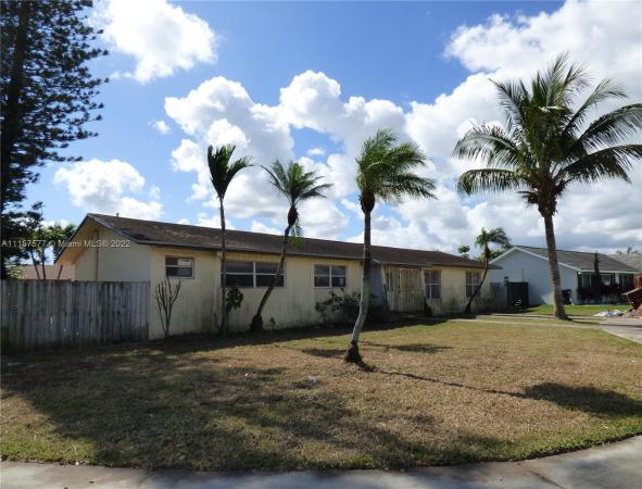 Golden West, 10700 SW 68th St, Sunset, Florida 33173, image 2