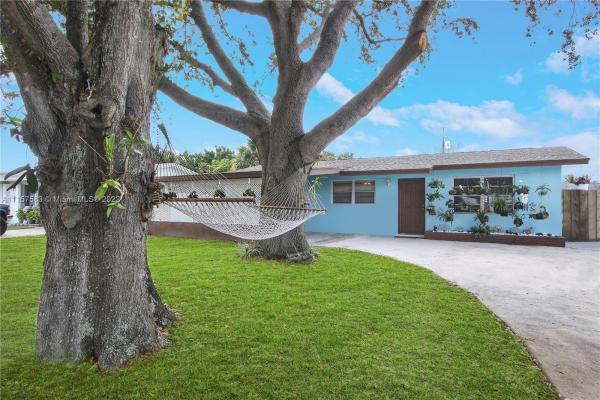 Palm Beach Gardens Estates, 511 Iris Ave, Palm Beach Gardens, Florida 33410, image 2