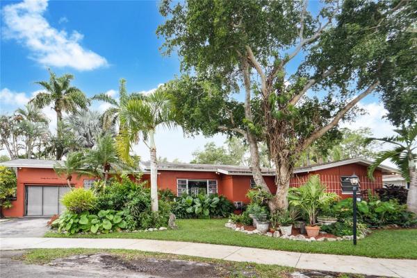 Enchanted Lake, 2370 NE 193rd St, Ojus, Florida 33180, image 2