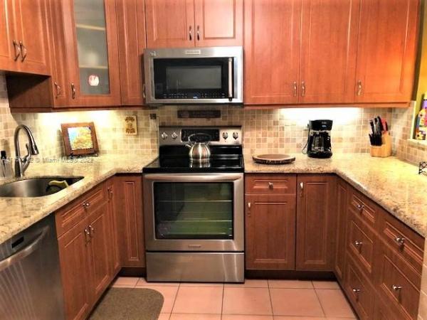 1651 NE 115th St #9C, Unincorporated Dade County, Florida 33181, image 2