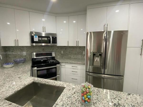 Weitzer Serena Lakes West, 16901 SW 139th Pl, Richmond West, Florida 33177, image 2