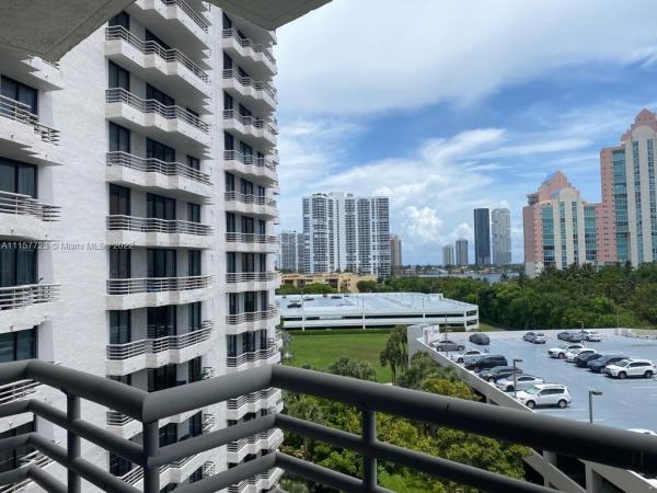 Parc Central Aventura South, 3300 NE 191st St #817, Aventura, Florida 33180, image 2