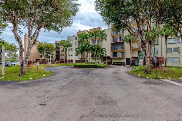 Cypress Club Of Kendale, 14250 SW 62nd St #416, Kendale Lakes, Florida 33183, image 2