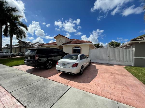 Maralex Homes, 16894 SW 143rd Pl, Richmond West, Florida 33177, image 2