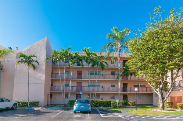 Ramblewood, 13701 Kendale Lakes Cir #B-214, Kendale Lakes, Florida 33183, image 2