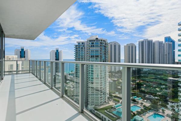 Parque Towers, 300 Sunny Isles Blvd #4-2202, Sunny Isles Beach, Florida 33160, image 2