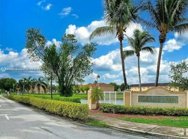 966 SW 149th Ct #966, Unincorporated Dade County, Florida 33194, image 2