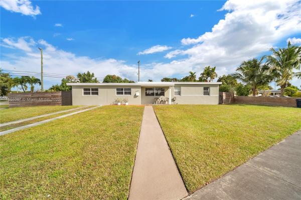 Westwood Lakes Residential, 11431 SW 40th Ter, Westwood Lakes, Florida 33165, image 2