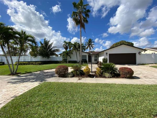 Boca Trails, 10641 Shady Pond Ln, Boca Raton, Florida 33428, image 2