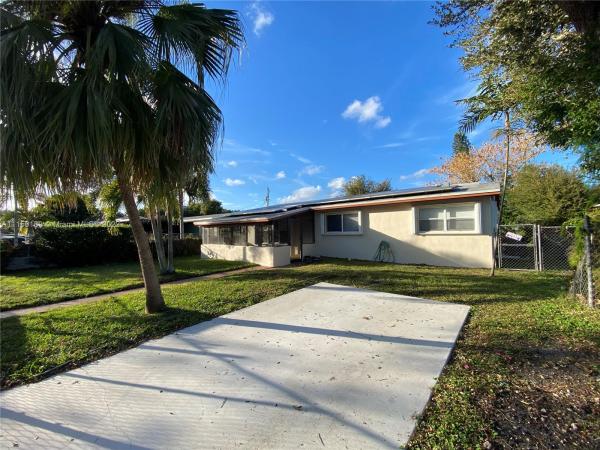 Linwood Gardens, 6453 Meade St, Hollywood, Florida 33024, image 2