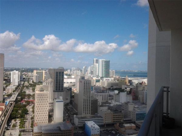 The Ivy At Riverfront, 90 SW 3rd St #3907, Miami, Florida 33130, image 2