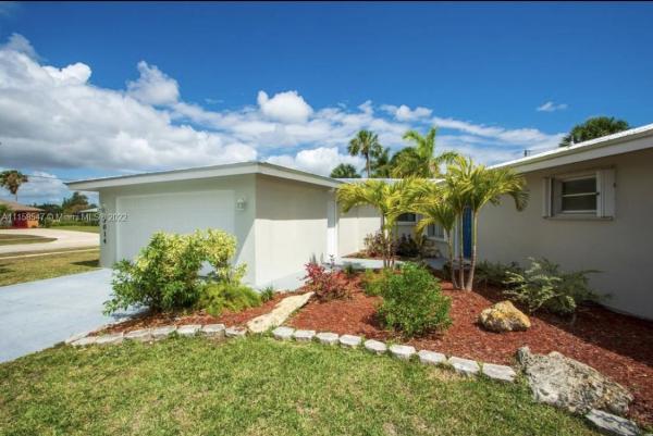3014 SE Woodring Ln, Florida 34952, image 2