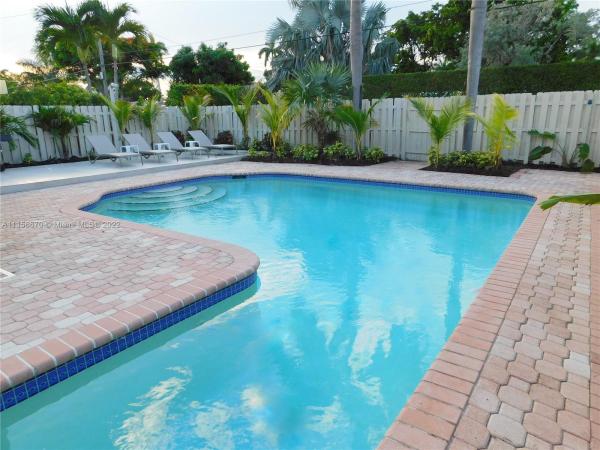 Hollywood Lakes, 1311 Monroe St, Hollywood, Florida 33019, image 2