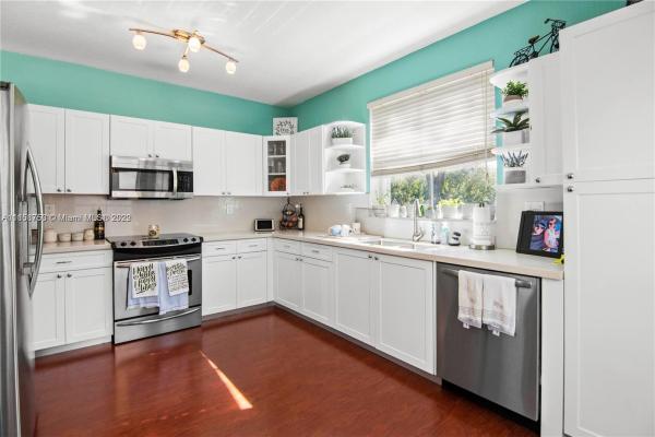 West Lake Village, 1115 Cherrypalm Ln, Hollywood, Florida 33019, image 2
