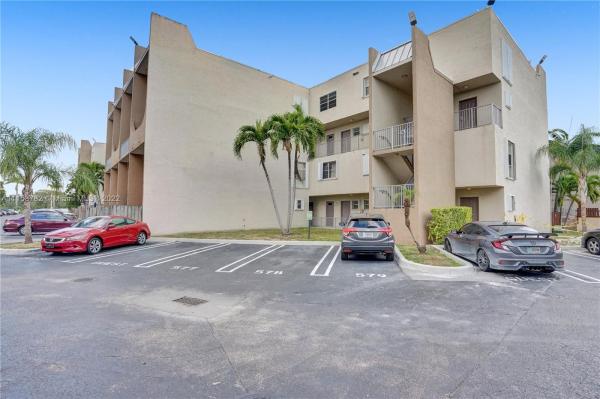 The Berkeley, 10900 SW 104th St #105, Kendall, Florida 33176, image 2
