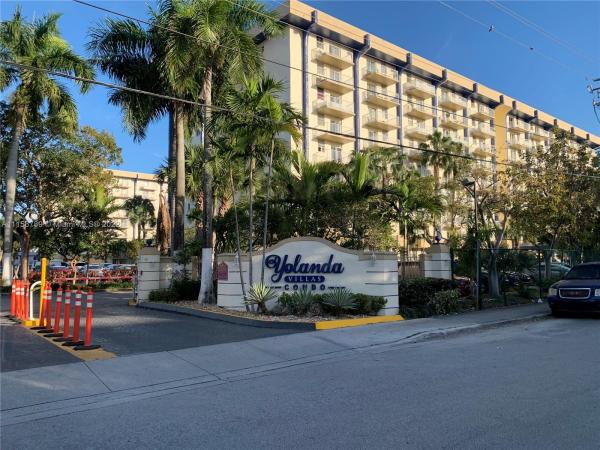 Yolanda Villas, 801 NW 47th Ave #302W, Miami, Florida 33126, image 2