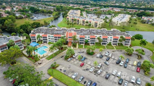 Racquet Club Village, 120 Lakeview Dr #318, Weston, Florida 33326, image 1