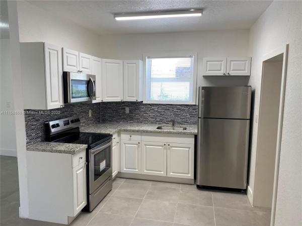 Evergreen Gardens, 2700 NW 14th Ave, Miami, Florida 33142, image 2
