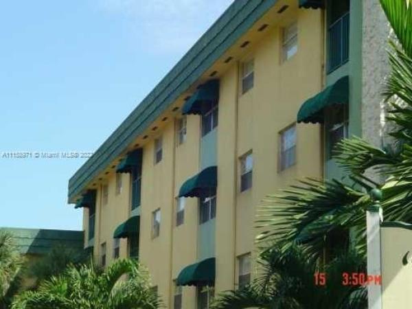 Las Estrellas, Hialeah, Florida 33014, image 1