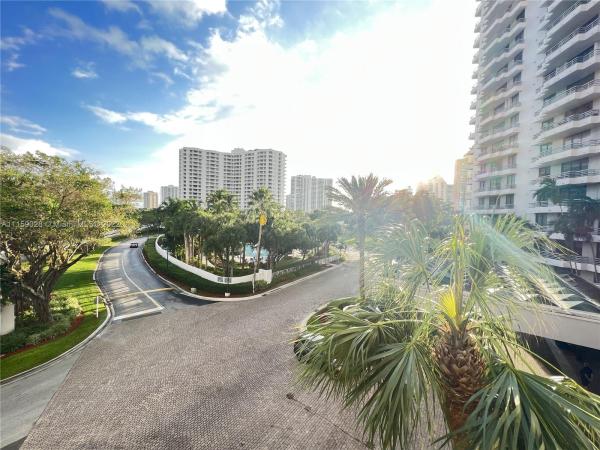 Parc Central Aventura South, 3300 NE 191st St #407, Aventura, Florida 33180, image 2