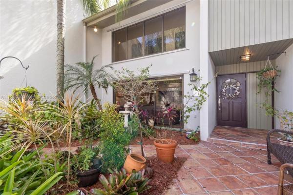 The Banyans Of South Miami, 6620 SW 70th Ln #23, South Miami, Florida 33143, image 2