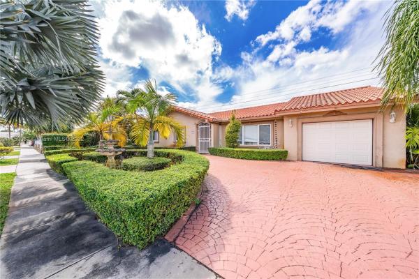 Tamiami Lakes, 2030 SW 135th Ave, Tamiami, Florida 33175, image 2