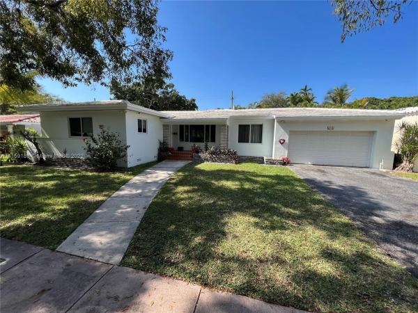 Coral Gables Country Club, 3926 Palmarito St, Coral Gables, Florida 33134, image 2
