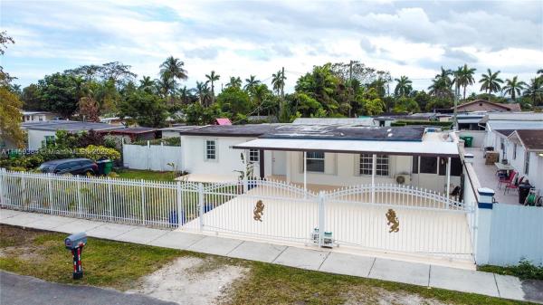 Tropical Estates, 10020 SW 46th Ter, Olympia Heights, Florida 33165, image 2