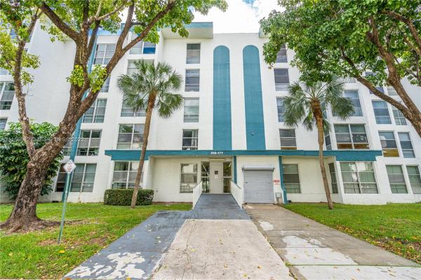 Avila North, 200 177th Dr #109, Sunny Isles Beach, Florida 33160, image 2