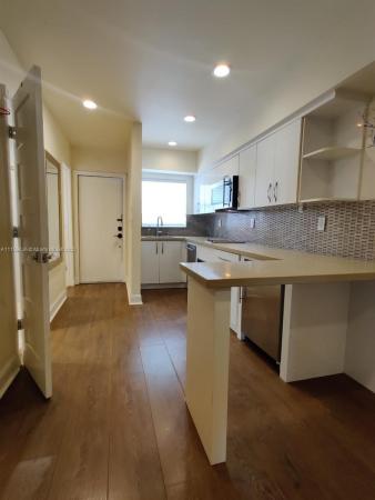 Keystone Manor, 2225 NE 123rd St #109, North Miami, Florida 33181, image 2