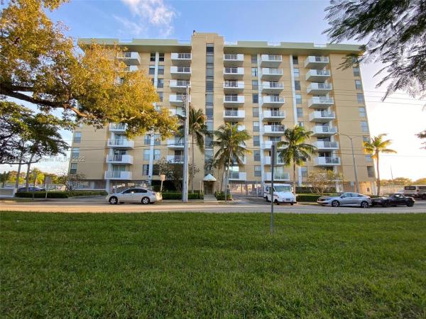 Keystone Towers, 2000 NE 135th St #603, North Miami, Florida 33181, image 1