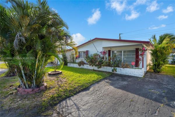Gold Key Villas, 6804 NW 27th Ct, Sunrise, Florida 33313, image 2