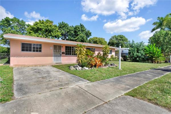 Scott Lake Manor, 1321 NW 171st St, Miami Gardens, Florida 33169, image 2