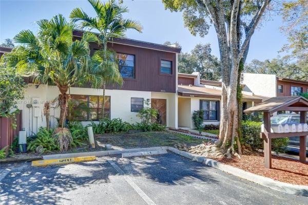 Tamerlane, 3334 Oak Dr, Hollywood, Florida 33021, image 1