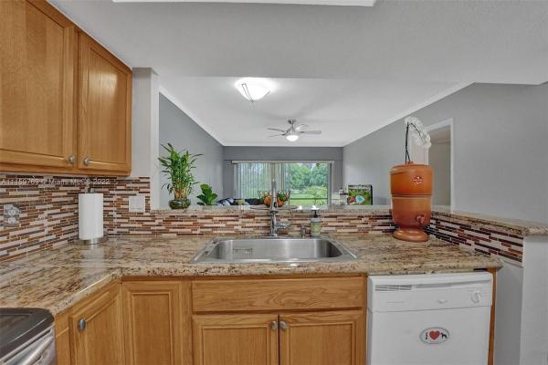 Village Green Of Boca Raton, 9500 SW 3rd St #103, Boca Raton, Florida 33428, image 2