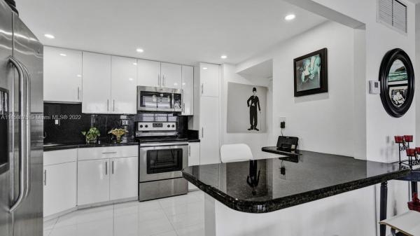 Bayview Towers South, 2100 Sans Souci Blvd #B611, North Miami, Florida 33181, image 1